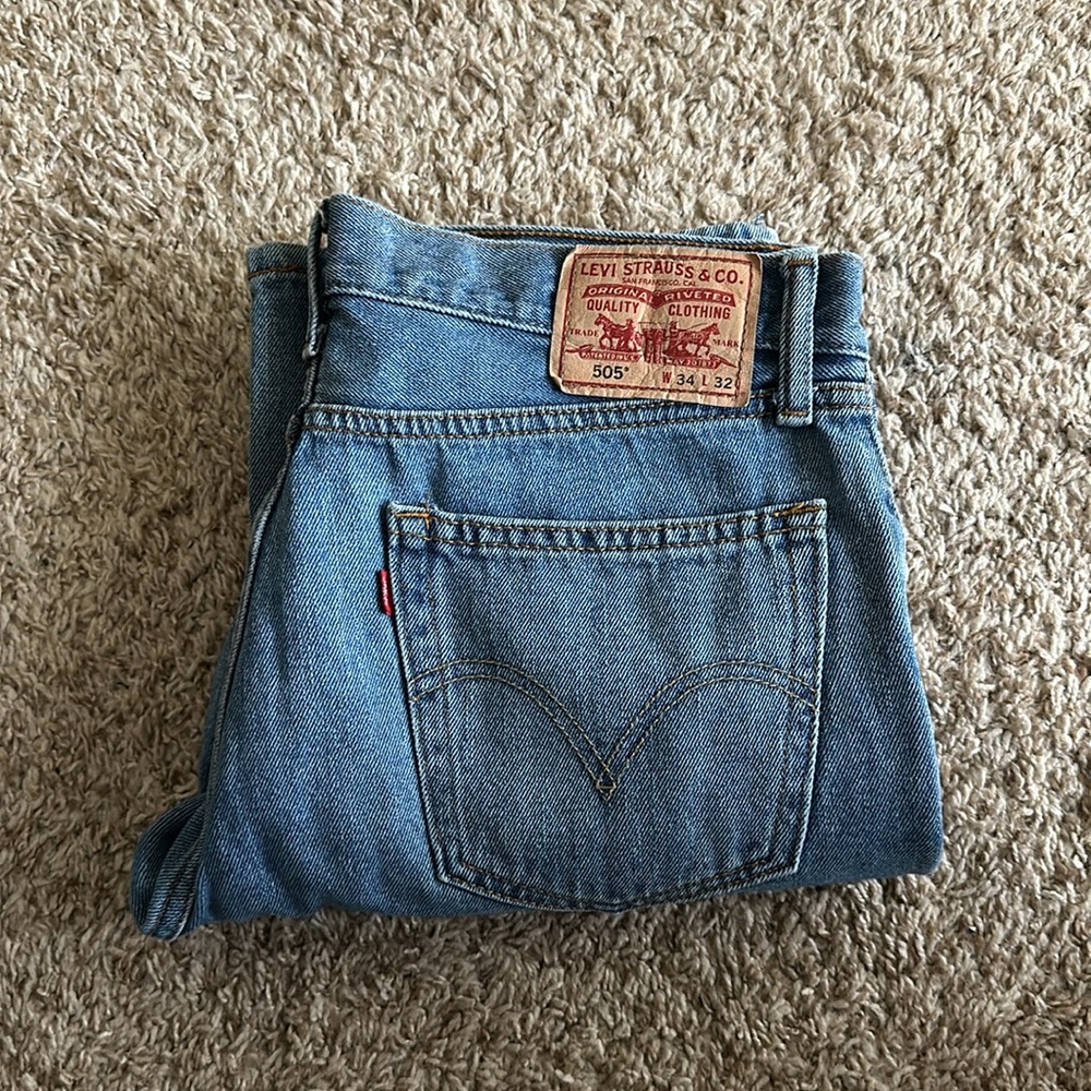 Medium Washed Slit Levi’s